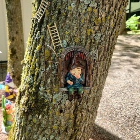 Garden Gnome Statue, Elf Out The Door Tree Hugger -5.9 Inch, Funny Garden Decor - Picture 2 of 2